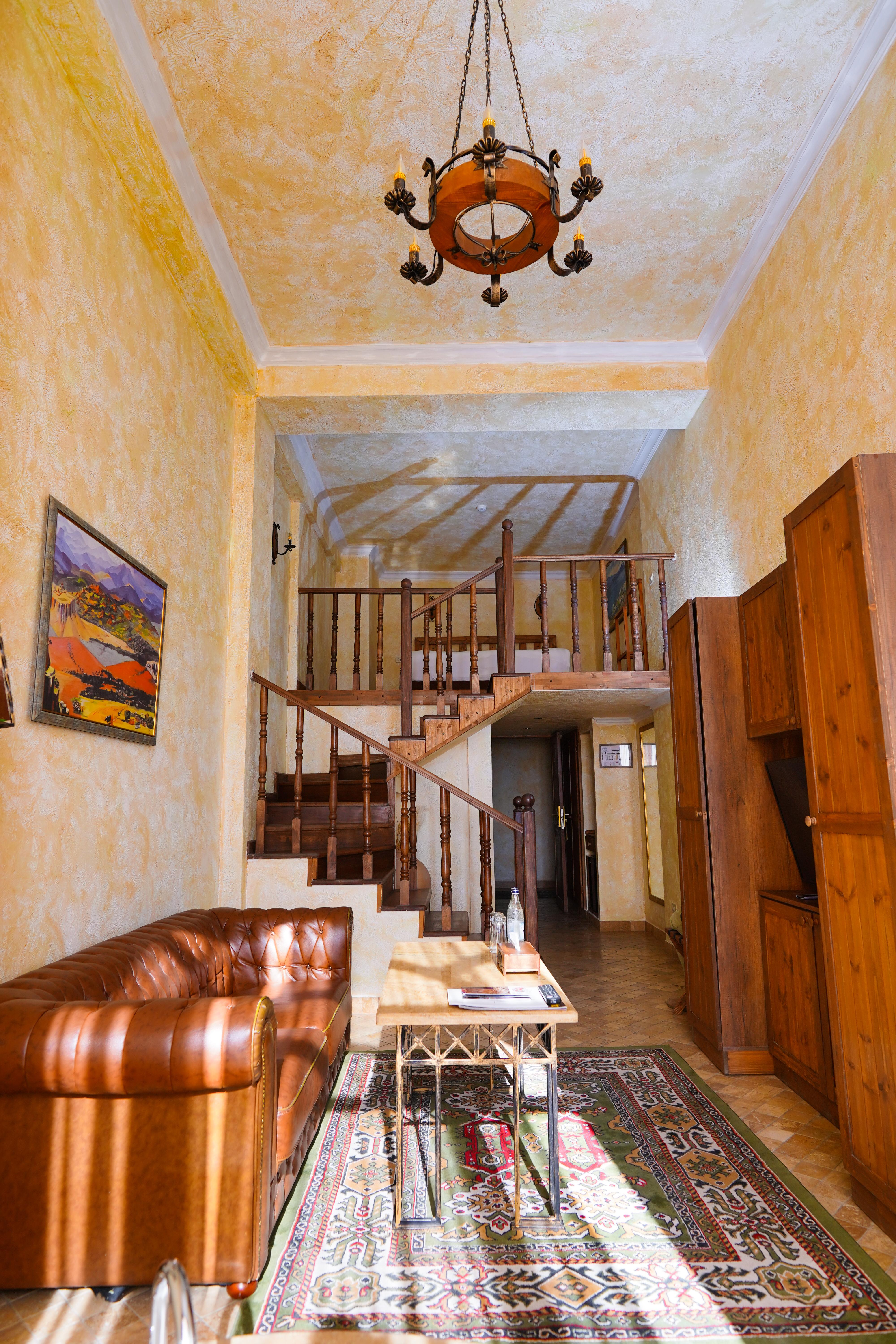 Caucasus Hotel Kasagh ภายนอก รูปภาพ Interior of the house