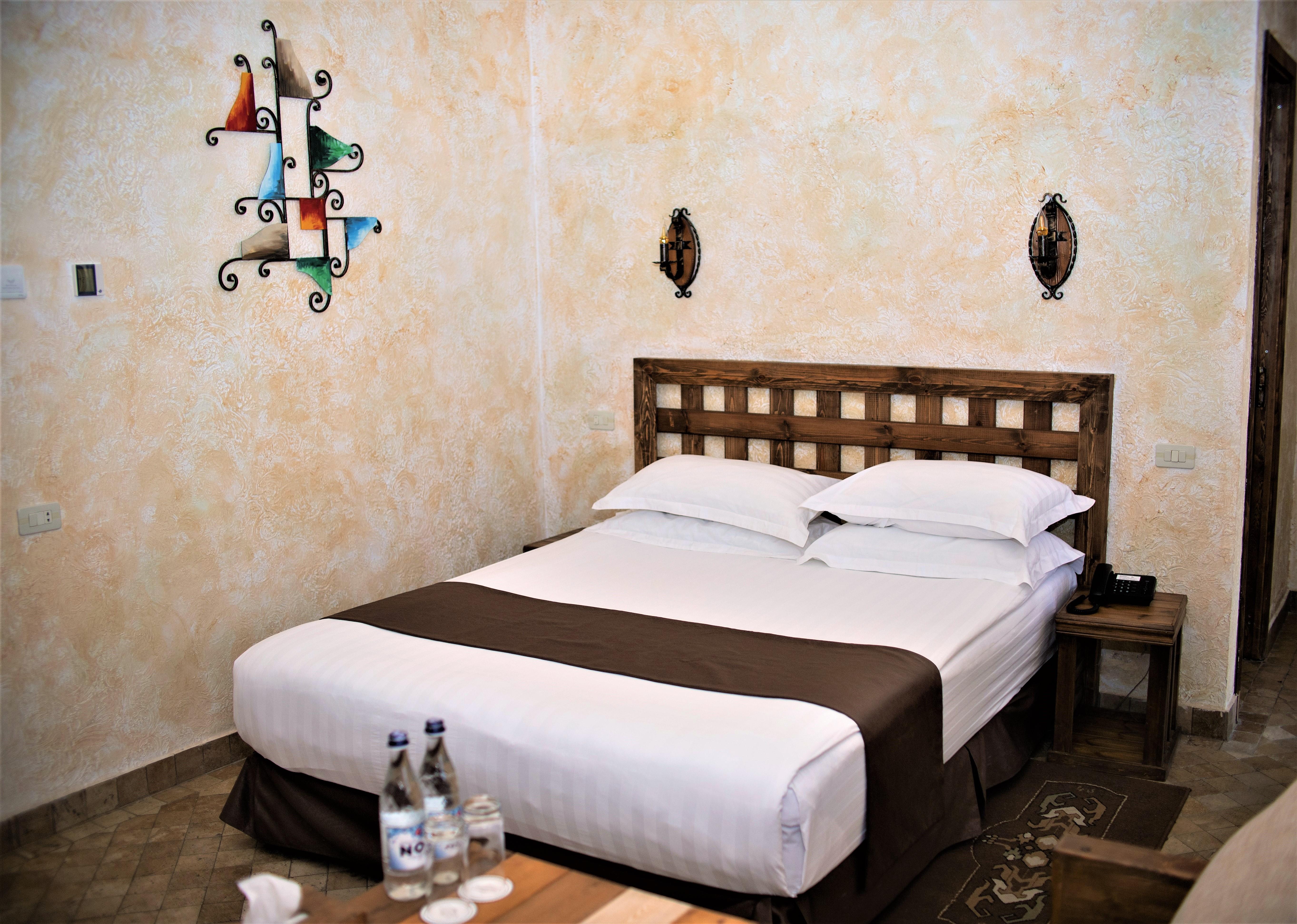 Caucasus Hotel Kasagh ภายนอก รูปภาพ A bedroom