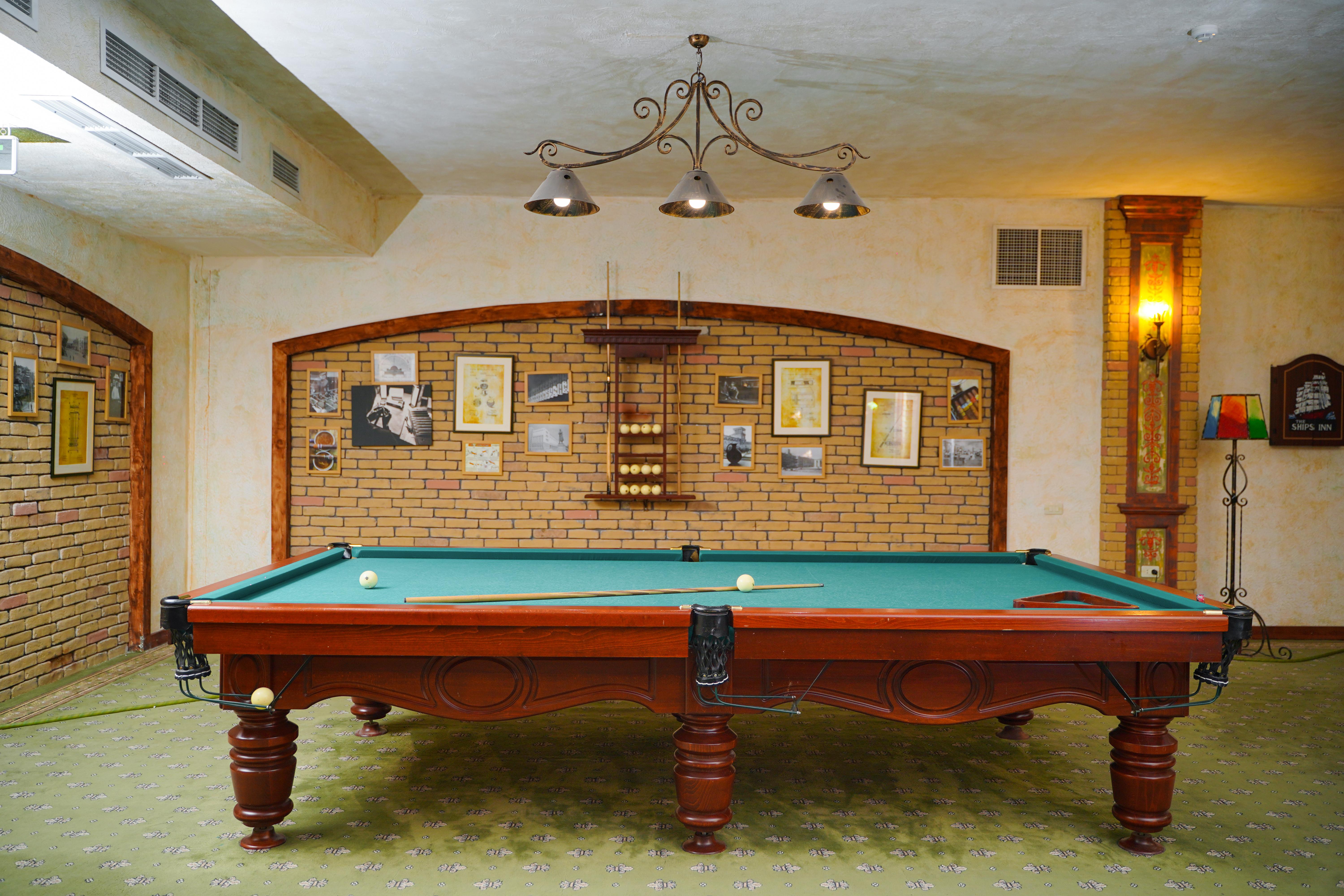 Caucasus Hotel Kasagh ภายนอก รูปภาพ A pool table