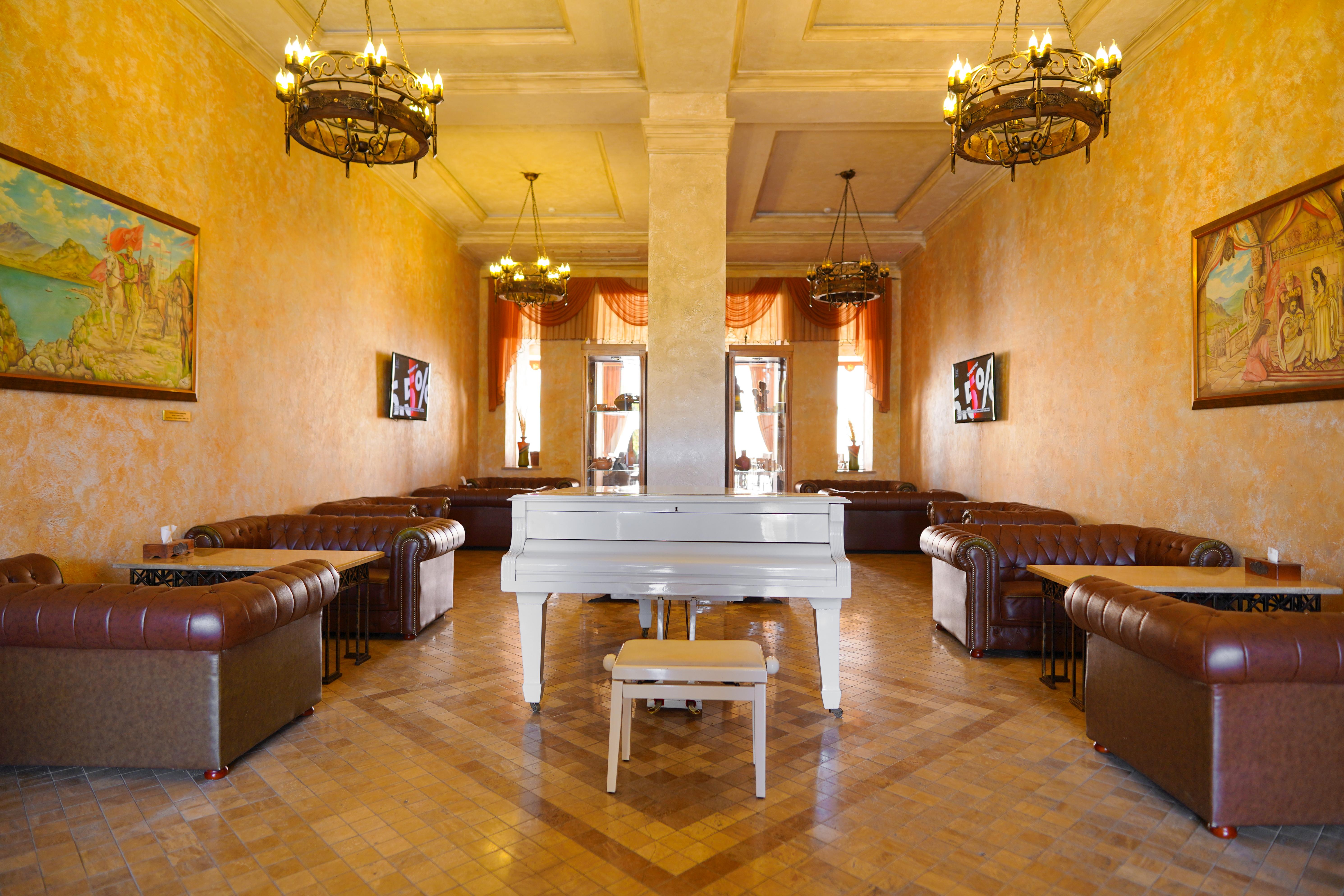 Caucasus Hotel Kasagh ภายนอก รูปภาพ The interior of the restaurant