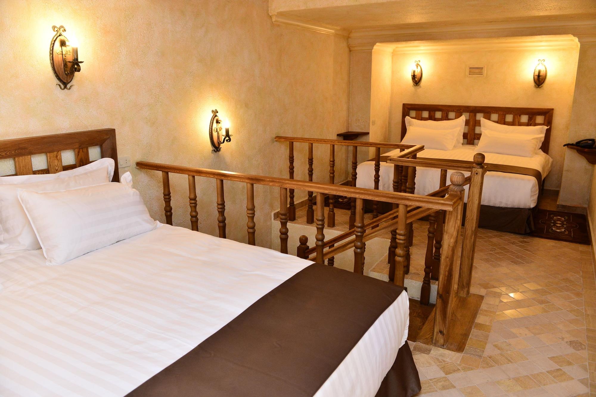Caucasus Hotel Kasagh ภายนอก รูปภาพ Family room